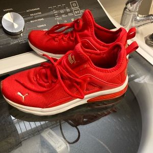 Red Puma Women’s Tennis Shoes